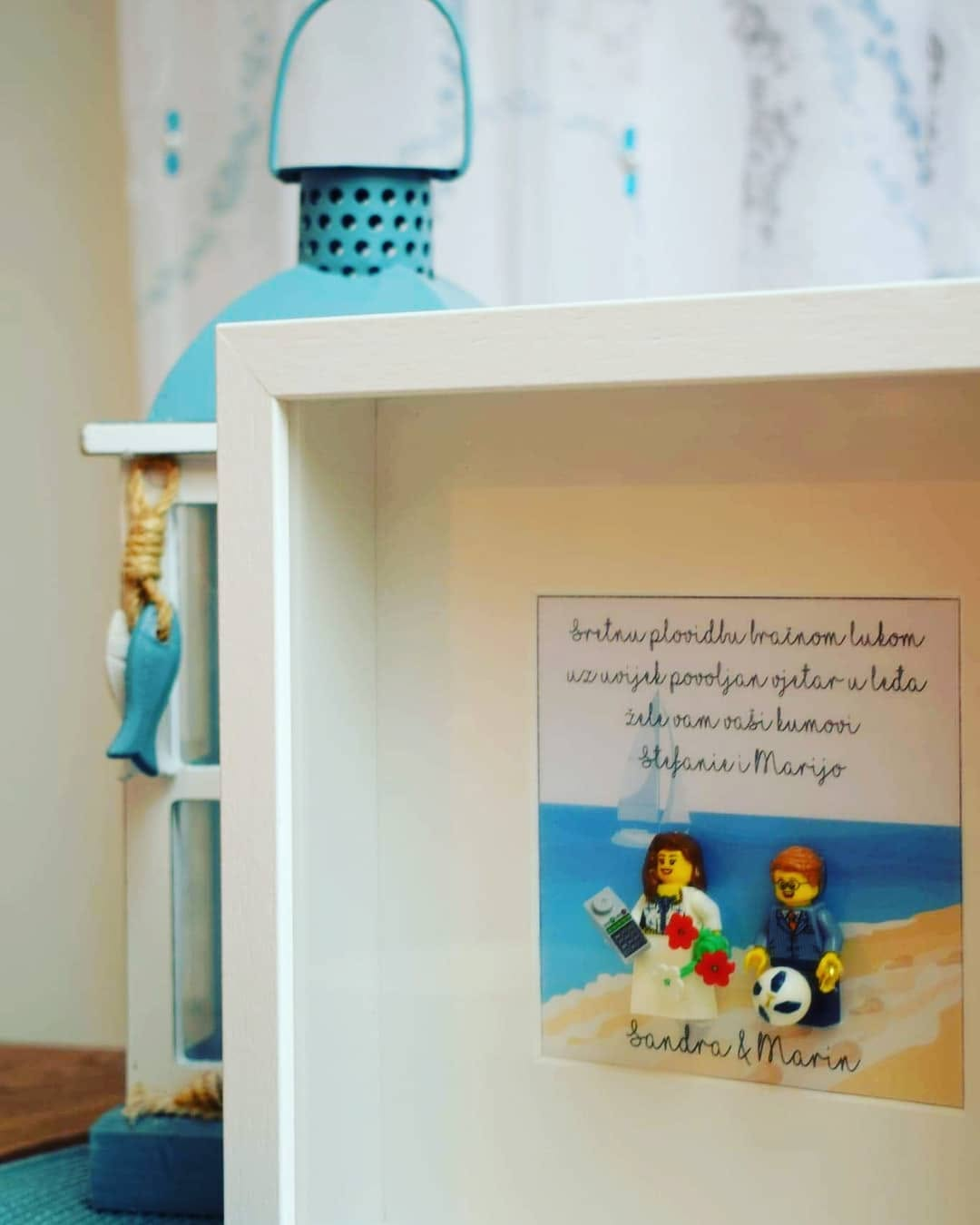 Fotografija kupca s personaliziranim O’kvirom
