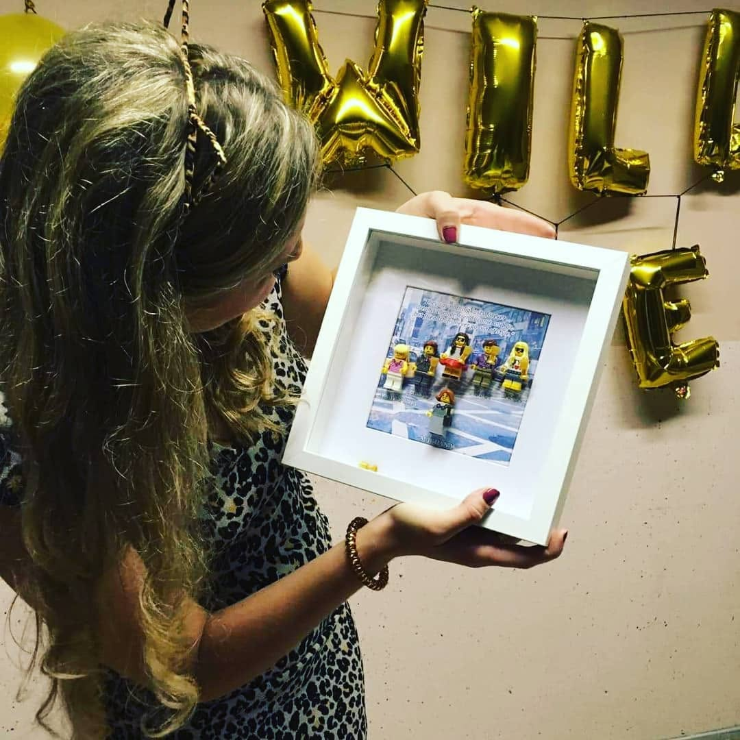 Fotografija kupca s personaliziranim O’kvirom