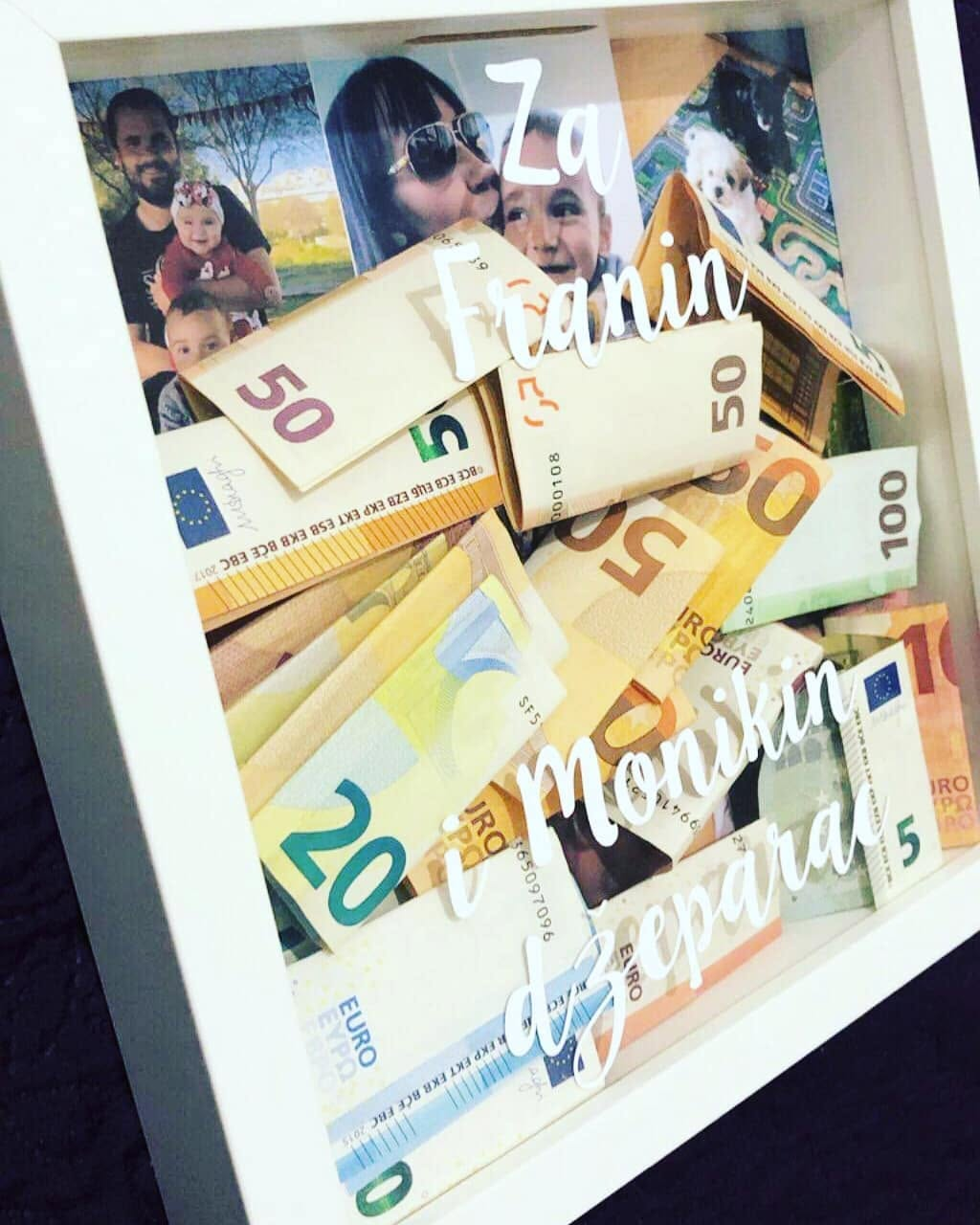 Fotografija kupca s personaliziranim O’kvirom