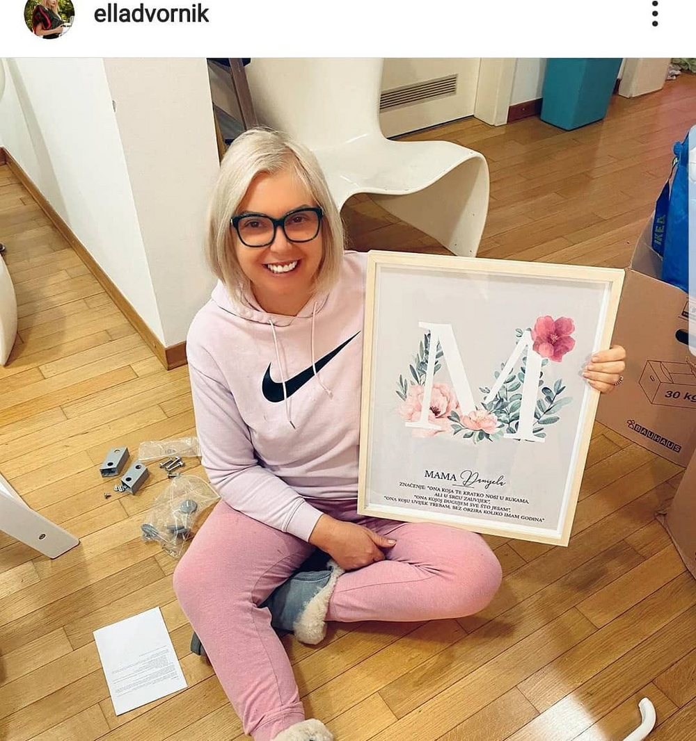 Fotografija kupca s personaliziranim O’kvirom
