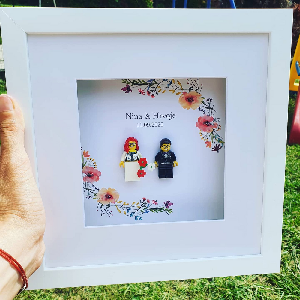 Fotografija kupca s personaliziranim O’kvirom