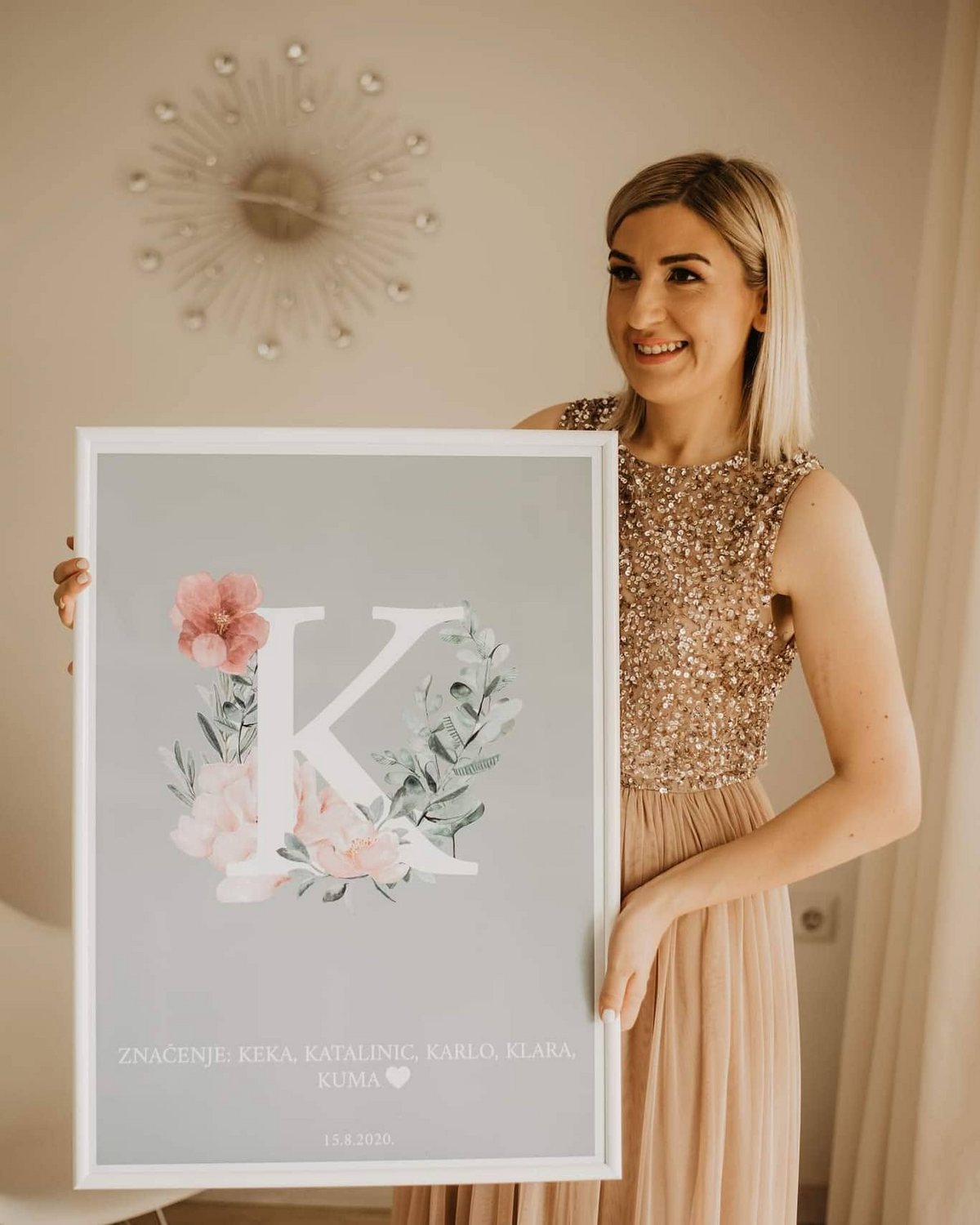 Fotografija kupca s personaliziranim O’kvirom