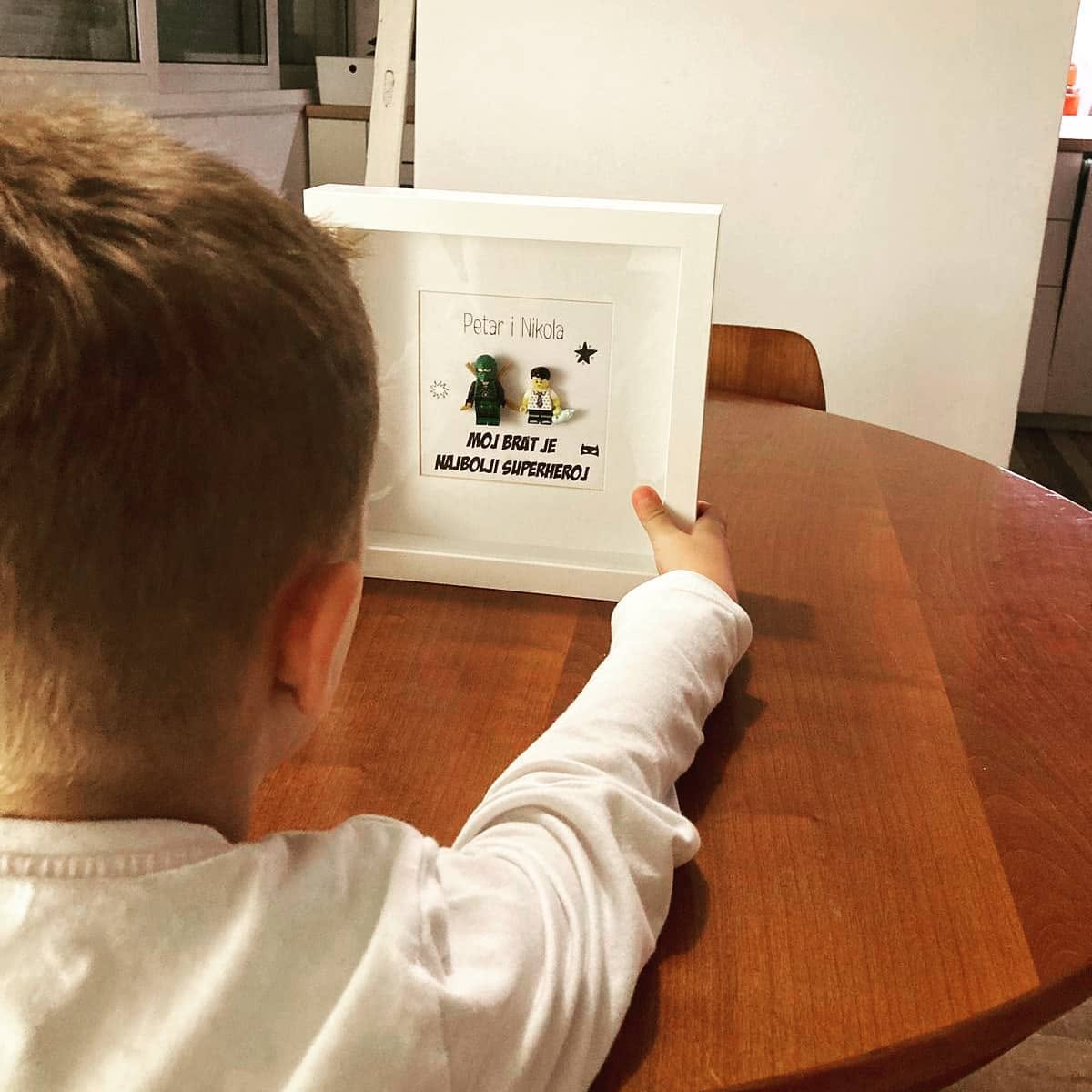 Petar i Nikola s personaliziranim O’kvirom